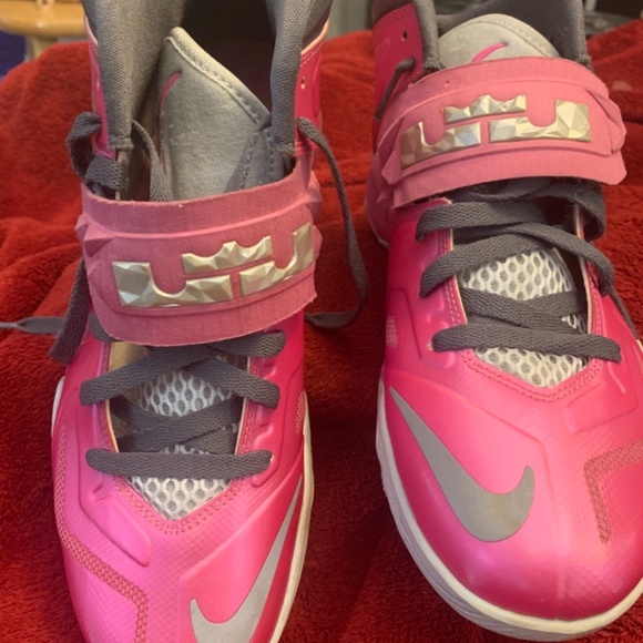 LeBron James Pink Nikes - Kay Yow!! - Picture 2 of 6